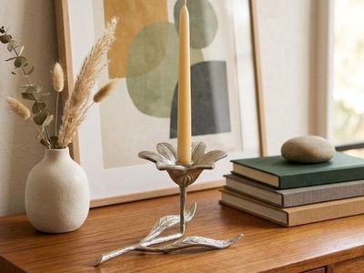 Vintage Flower Candle Holder | Metal