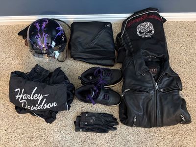 Women Harley Davidson gear. Helmet Jacket gloves shoes chaps rain gear