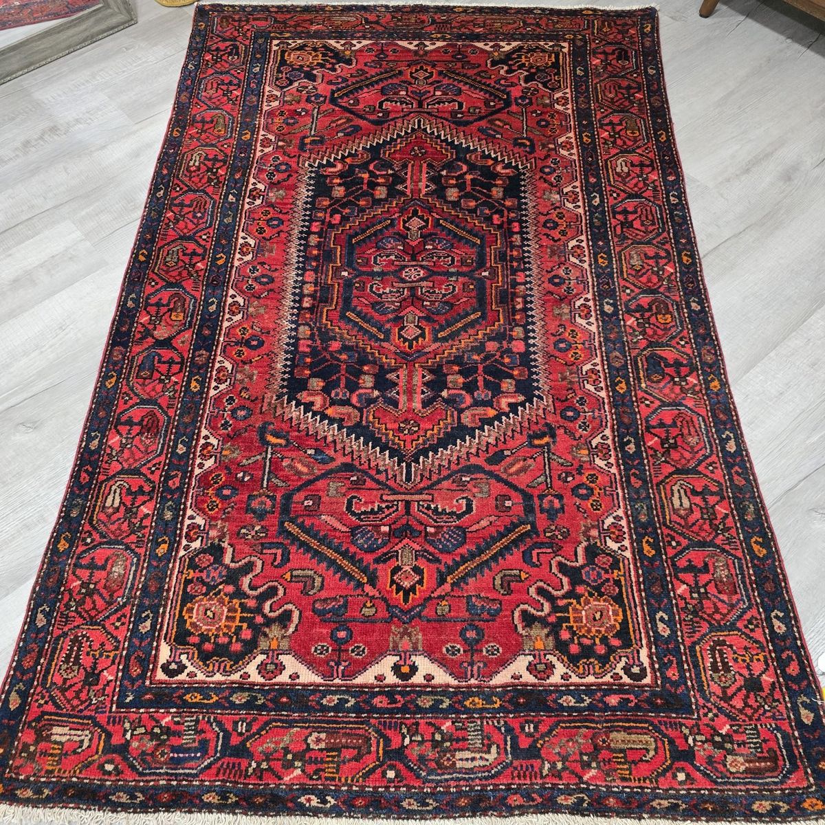Gorgeous Persian Wool Rug, Size 6'5" x 4'