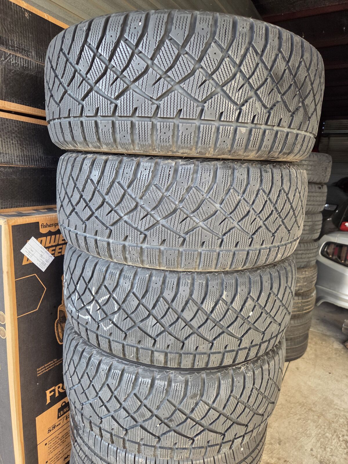 2255517 arctic claw snow tire set