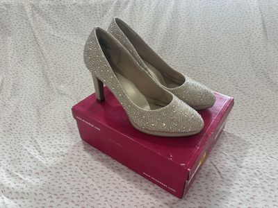 Size 7.5 Silver Slipper Brand Gold/Sparkly Heels