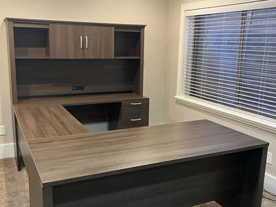Wooden U-Shaped / L-Shaped Executive Office Desk with Hutch and Drawers
