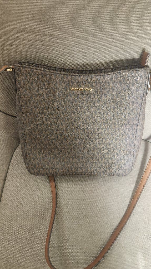 Michael Kors Jet Set Travel LG Messenger Bag Purse