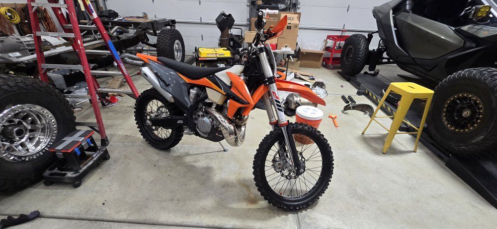 2020 KTM 300 XC Dirt Bike - 32.8 Hours - like New