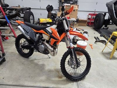 2020 KTM 300 XC Dirt Bike - 32.8 Hours - like New