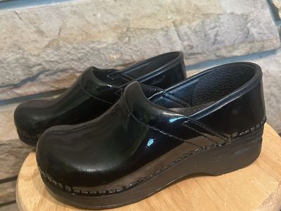 Kids Dansko Professional Clogs / Kids 1 1/2–2 / Euro 32 / Black