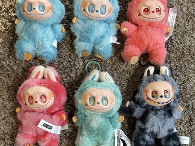 Big Into Energy Lafufu dolls, keychains