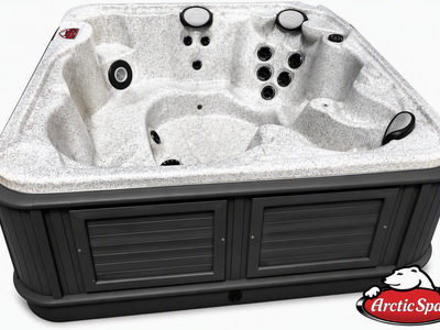 Arctic Spa Yukon 7' x 7' Refurbished