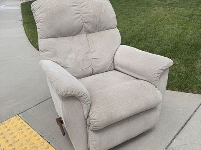FREE Lazy Boy Recliner