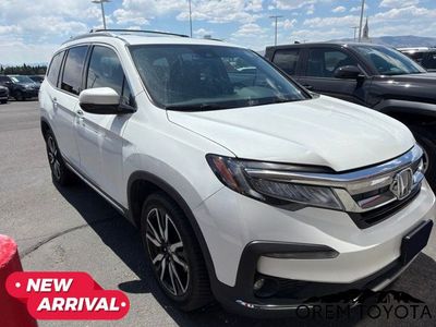 2021 Honda Pilot Touring w/Rear Captain's Chairs