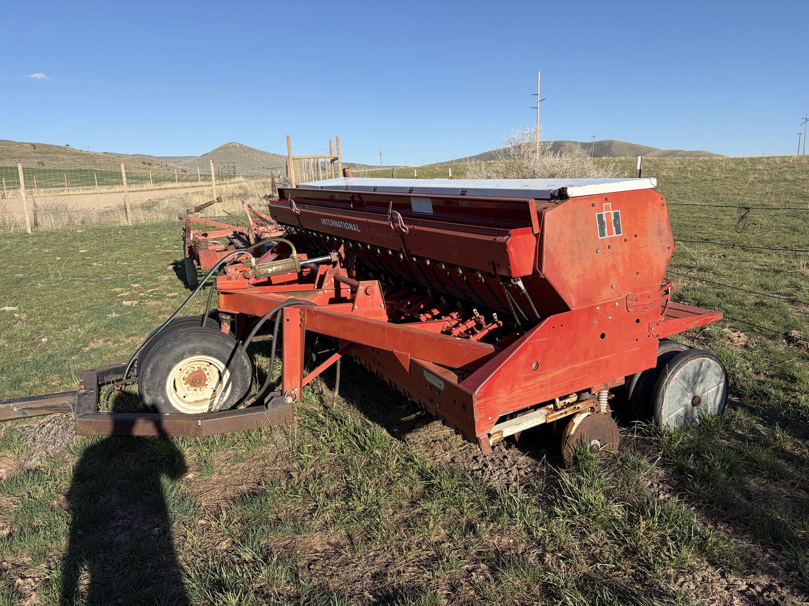 International 620 Drill