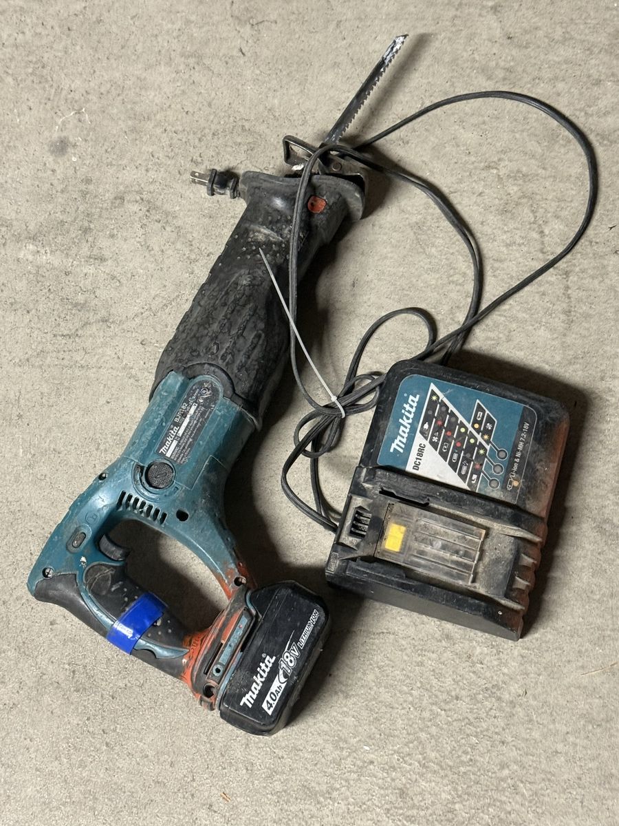 Makita cordless reciprocating saw
