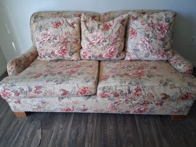 Free Sofa
