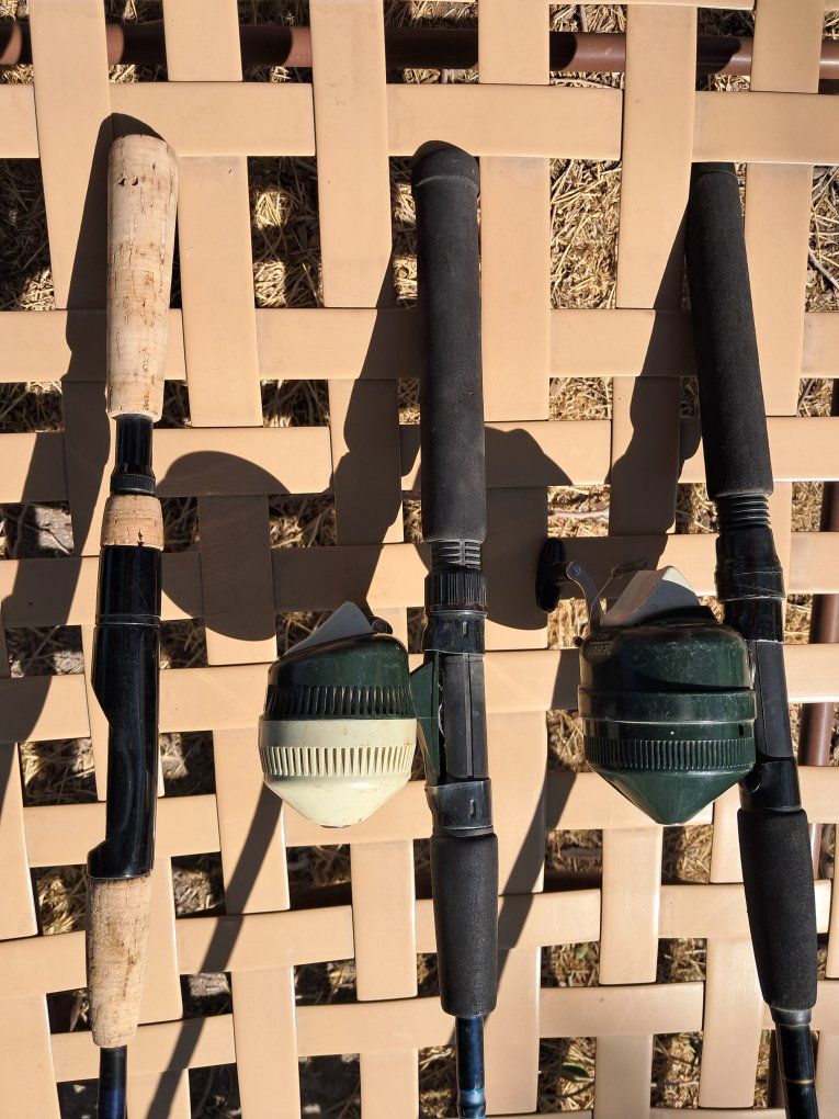 Vintage Fishing Rods & Reels Lot - Shimano FX 2602 & Zebco Spincast Rods