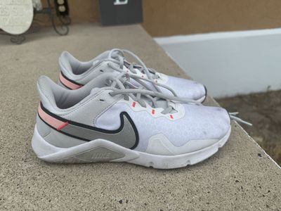 Womens Size 8.5 Nike Legend Essential 2 Trainers Sneakers Shoes White Grey Pink