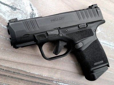 Springfield Armory Hellcat Semi-Automatic Handgun Black
3 15 round mags
1 13
1 11