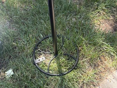 Black metal paper towel stand