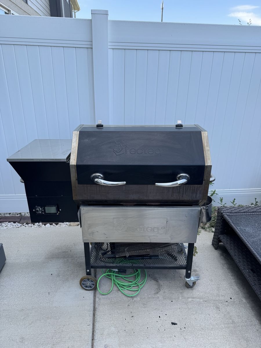recteq RT-590 Wood Pellet Grill/Smoker + Full Accessory Bundle