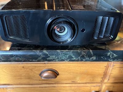 Pioneer Projector Model PRO-FPJ1