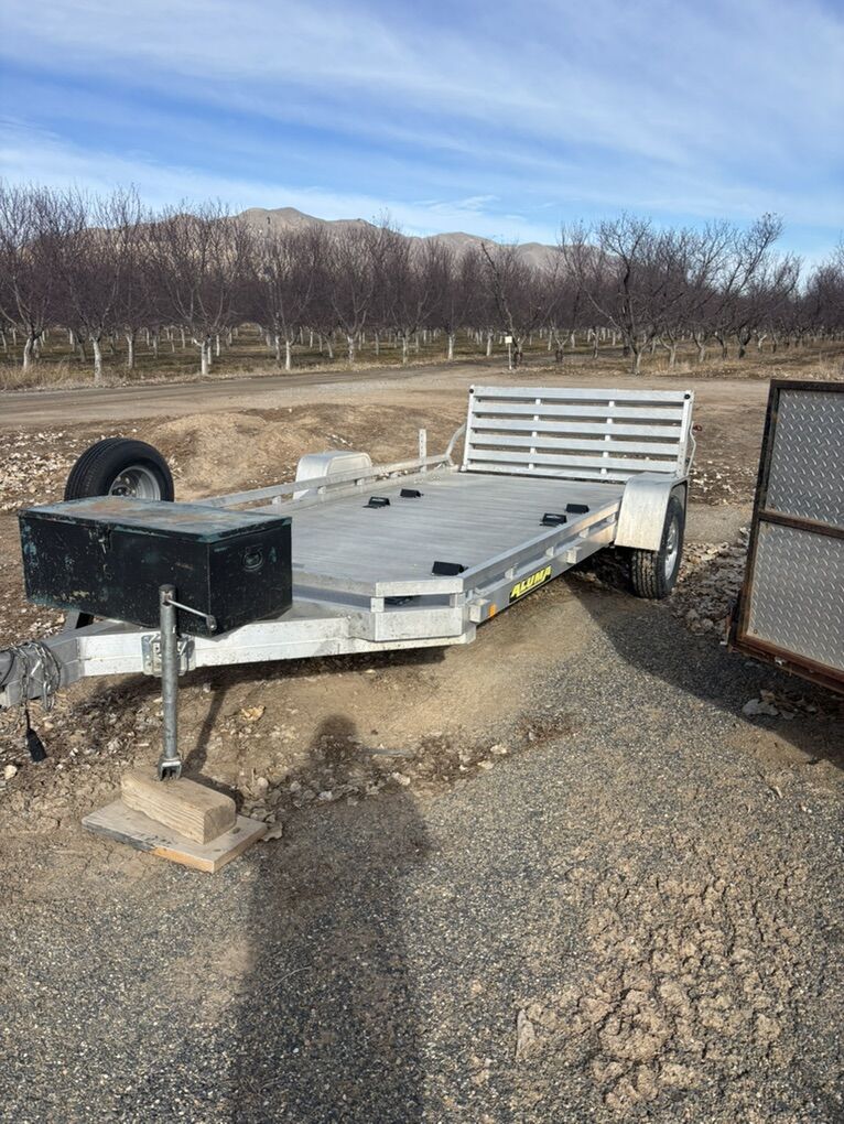 Aluminum Flat Bed Trailer