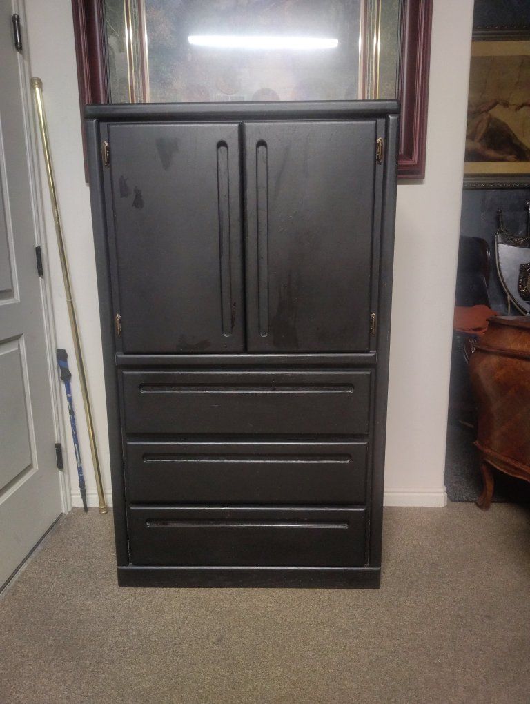 Armoire Versatile, Freestanding Black Storage Cabinet