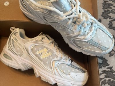 NIB Unisex New Balance 530