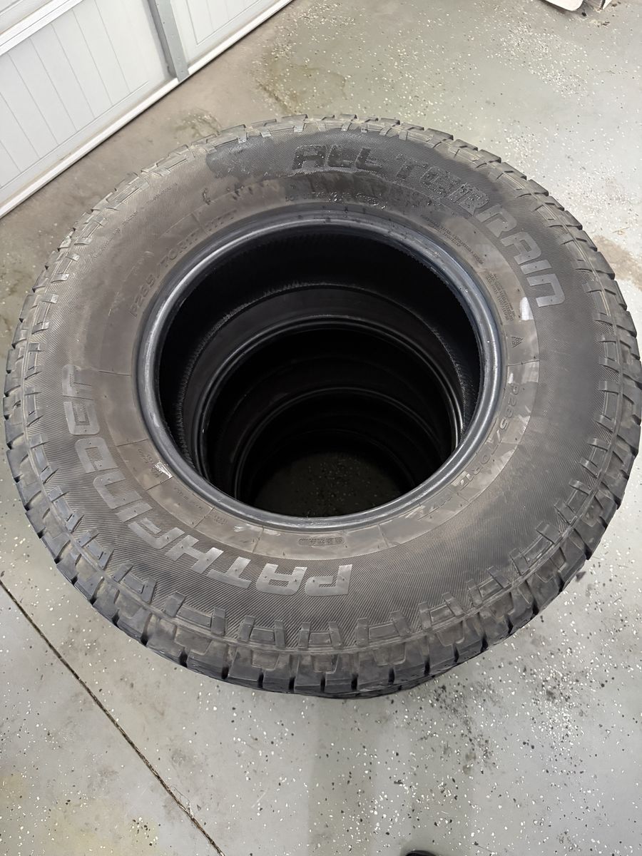 4 Pathfinder AT Tires - 285/70R17