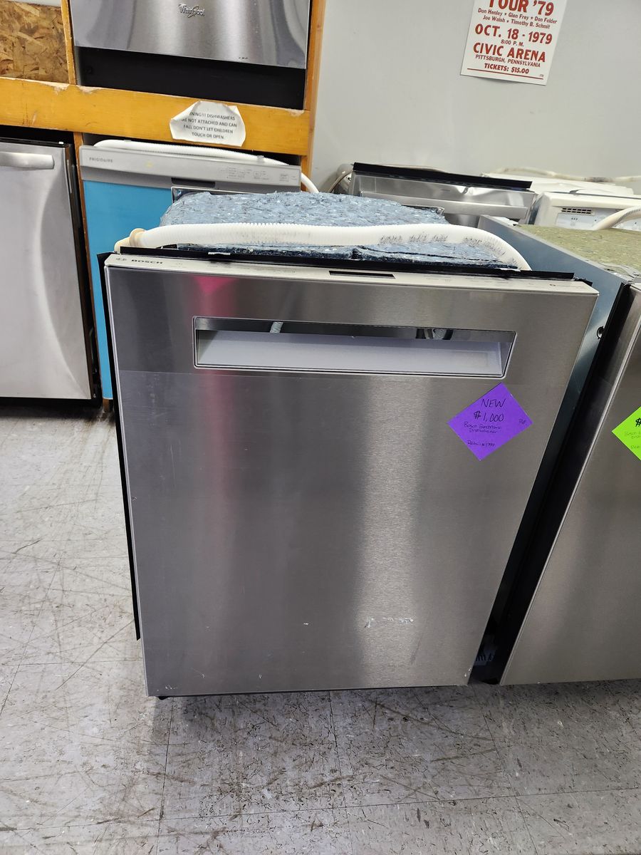 STUNNING BRAND NEW! BOSCH BENCHMARK STAINLESS STEEL DISHWASHER!