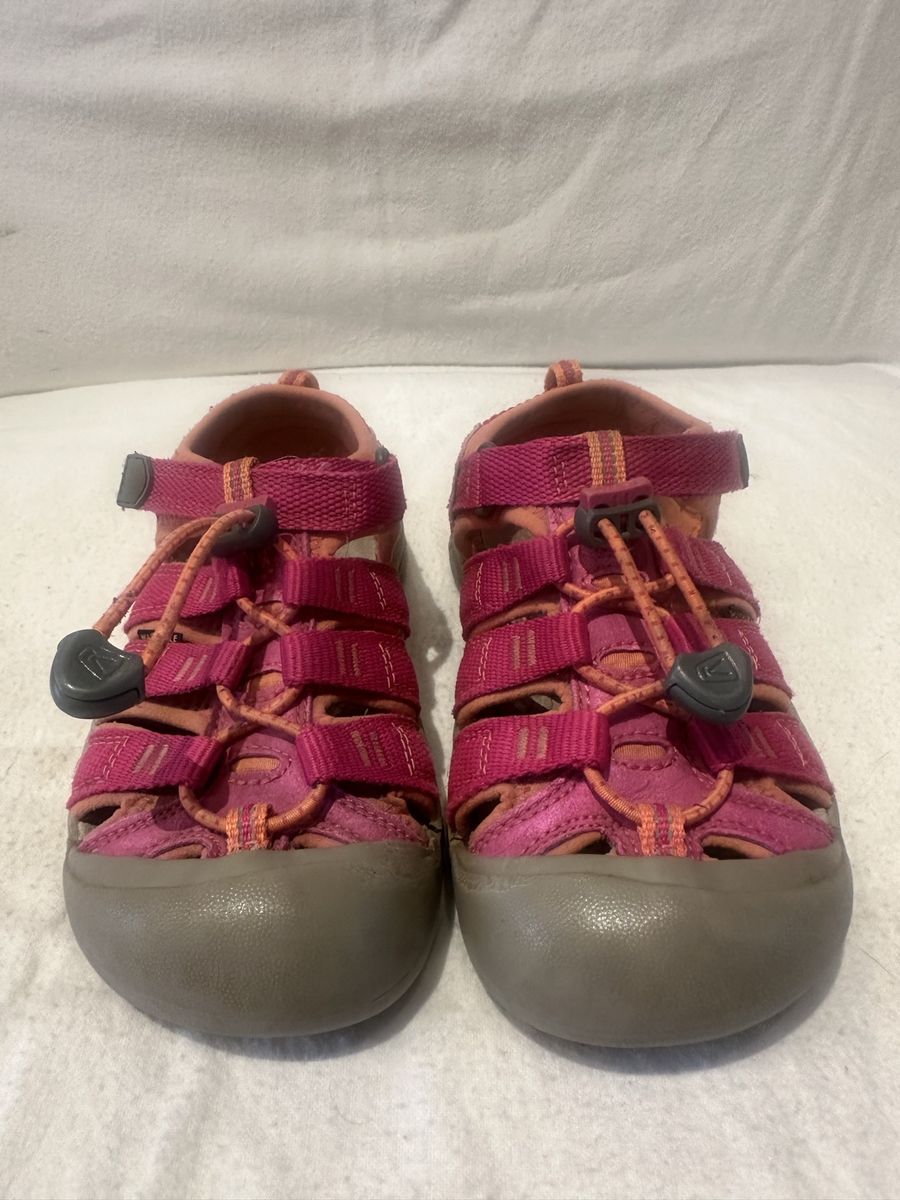 Keen toddler size 13, hot pink/peach trim washable, hiking sandals