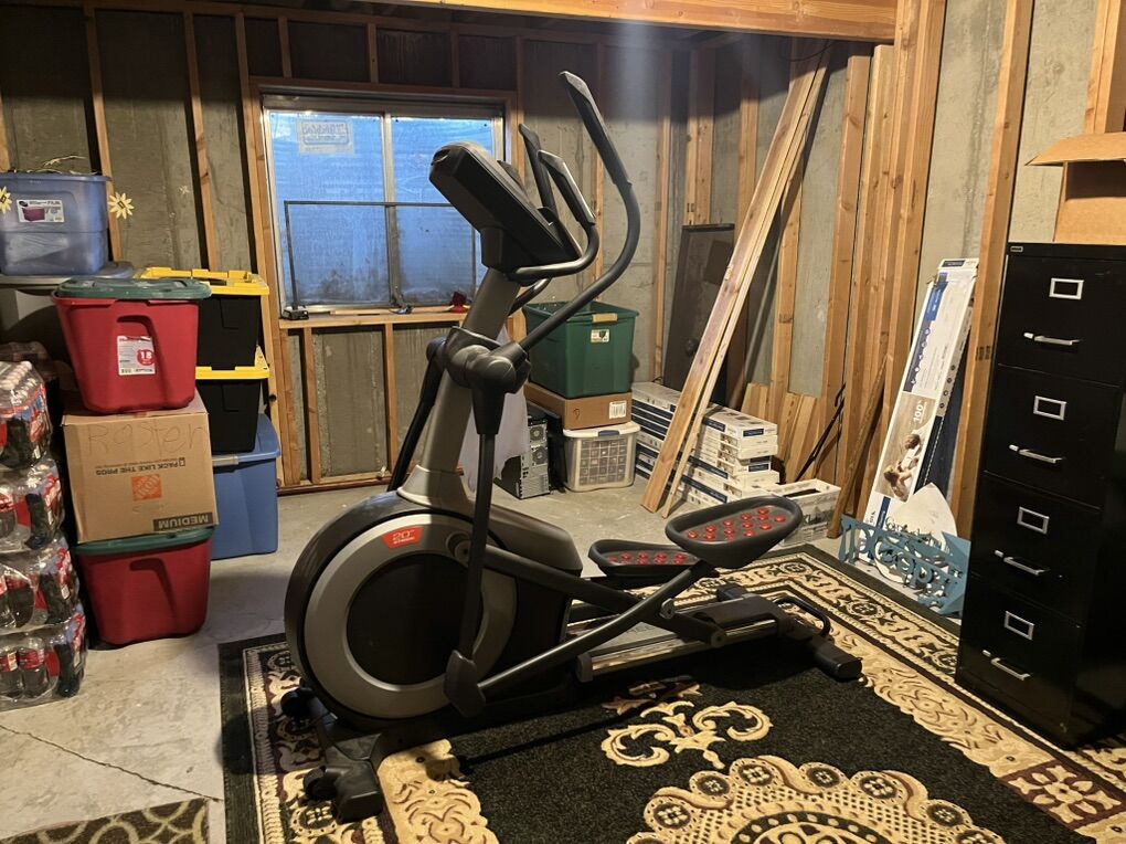 Free motion Elliptical