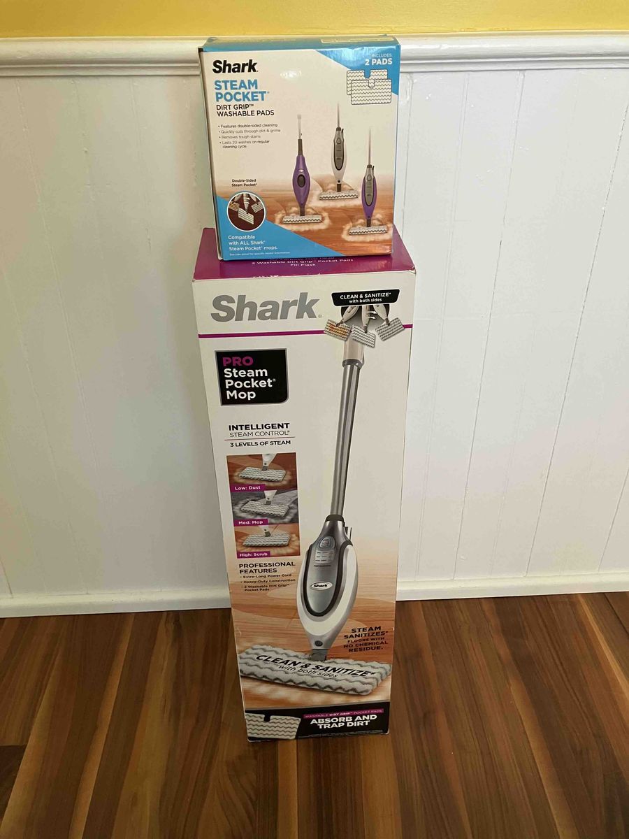 Shark Pro Steam Pocket Mop With 2 Additional Dirt-Grip Washable Pads