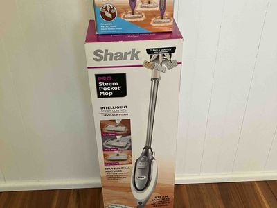 Shark Pro Steam Pocket Mop With 2 Additional Dirt-Grip Washable Pads