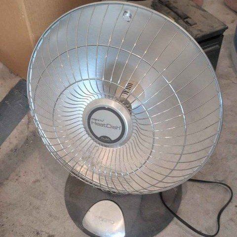 Presto HeatDish Plus Footlight Parabolic Heater, Works Great