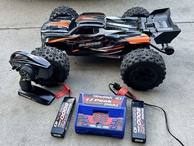 Traxxas Sledge 1/8 Scale 4X4 6S Brushless With Batteries And Charger RTR