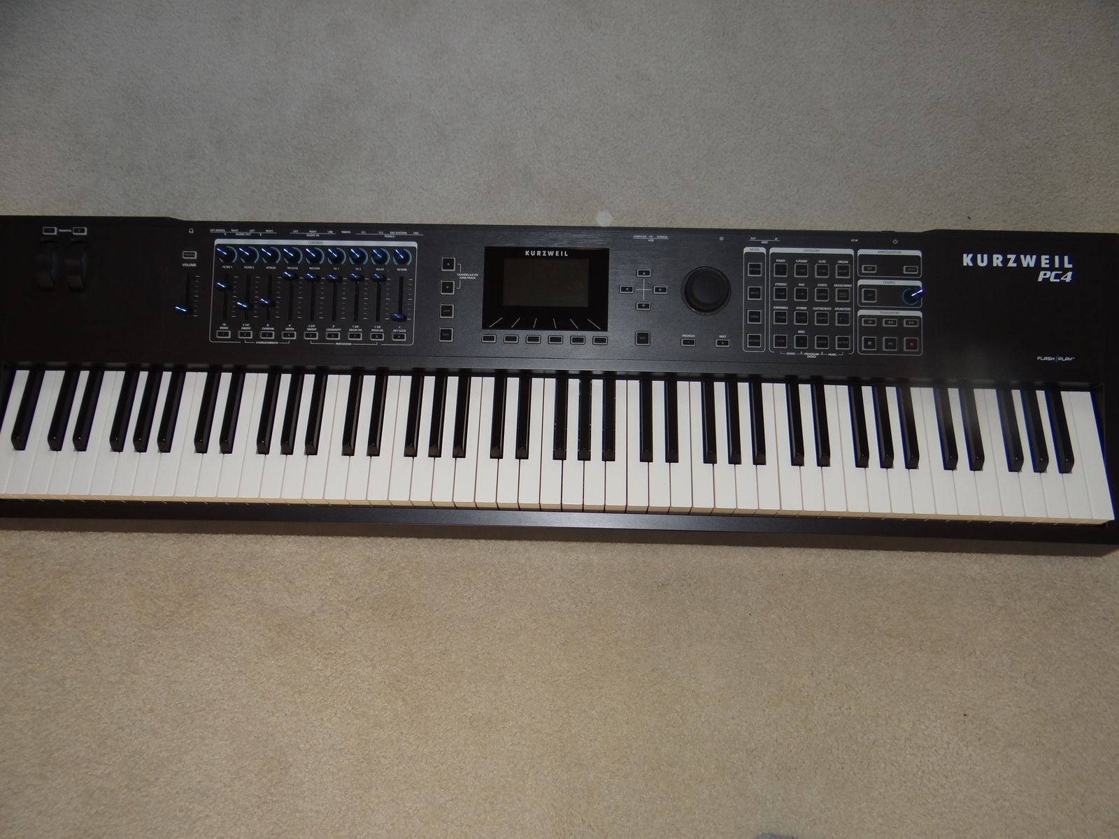 Kurzweil PC4 88 key workstation mint condition