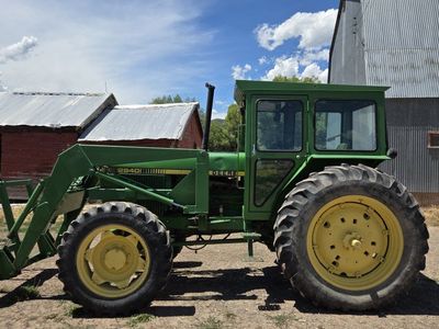 John Deere 2940 Tractor