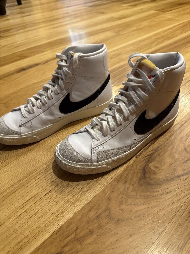 Unisex Nike Blazer Womens Size 10.5/ Mens Size 8.5