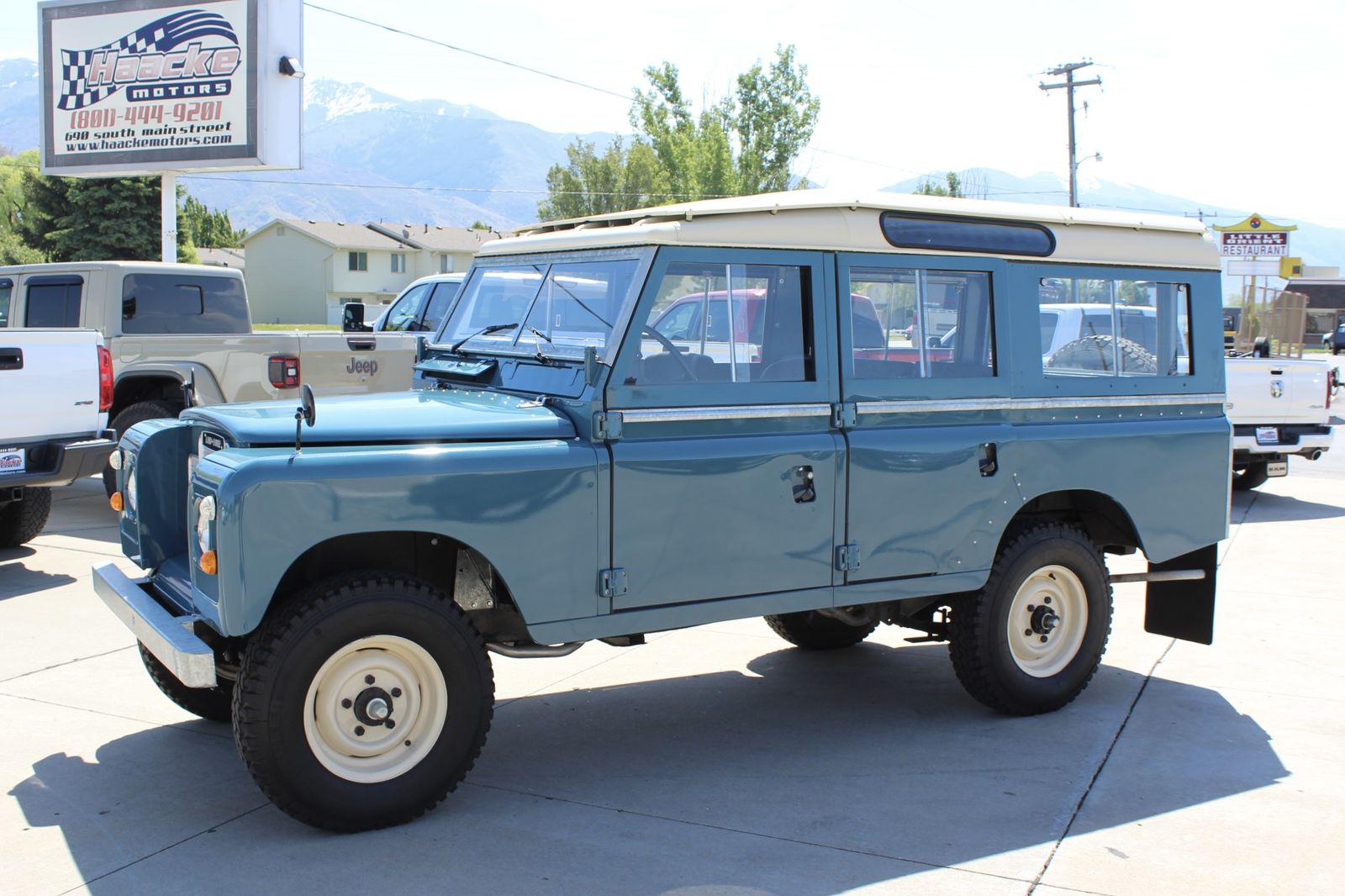 1975 Land Rover 109 Series IIA 