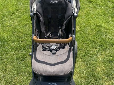 Nuna Tavo Next stroller