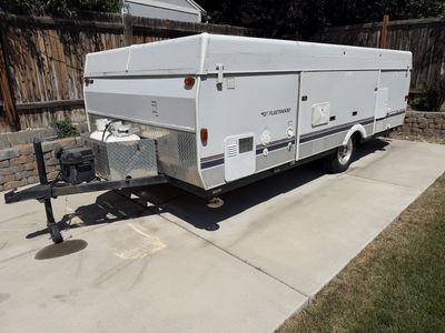 2005 Fleetwood Niagara Tent Trailer - Single Owner, 26ft, Well-Maintained Pop-Up Camper