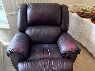 Burgundy Leather Swivel Rocking manual Recliner $150 cash/venmo in Provo