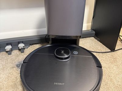 ECOVACS DEEBOT OZMO T8 AIVI Robotic Vacuum Cleaner with Auto-Empty Station