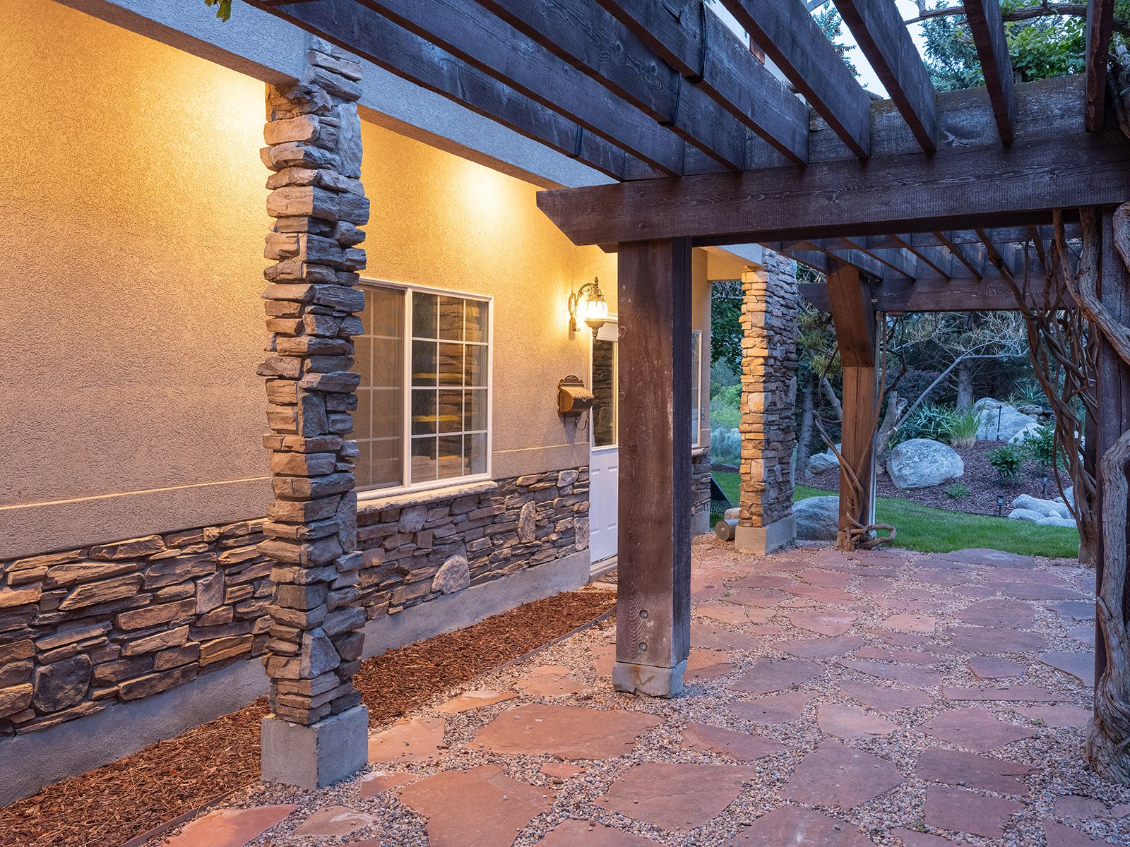 Main image 2
