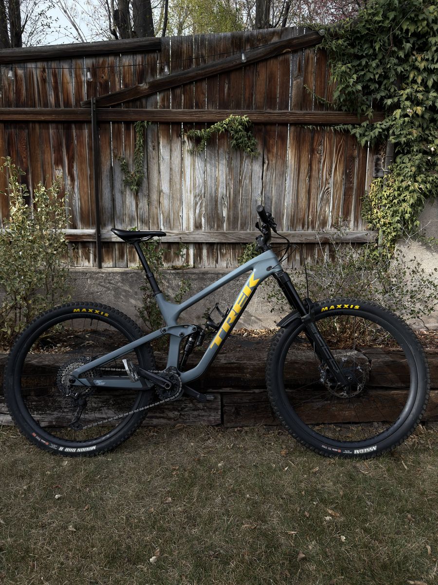 2023 Trek Slash - 9.8 XT Gen 5 (Large)