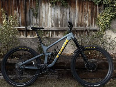 2023 Trek Slash - 9.8 XT Gen 5 (Large)