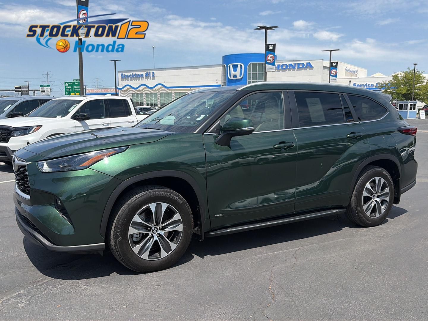 2025 Toyota Highlander XLE