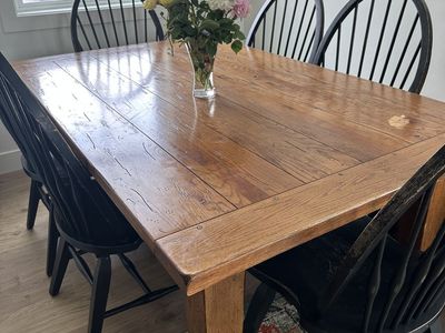 Broyhill Attic Heirlooms Extendable Table and 6 Chairs