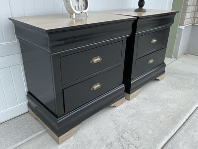 Modern black nightstands