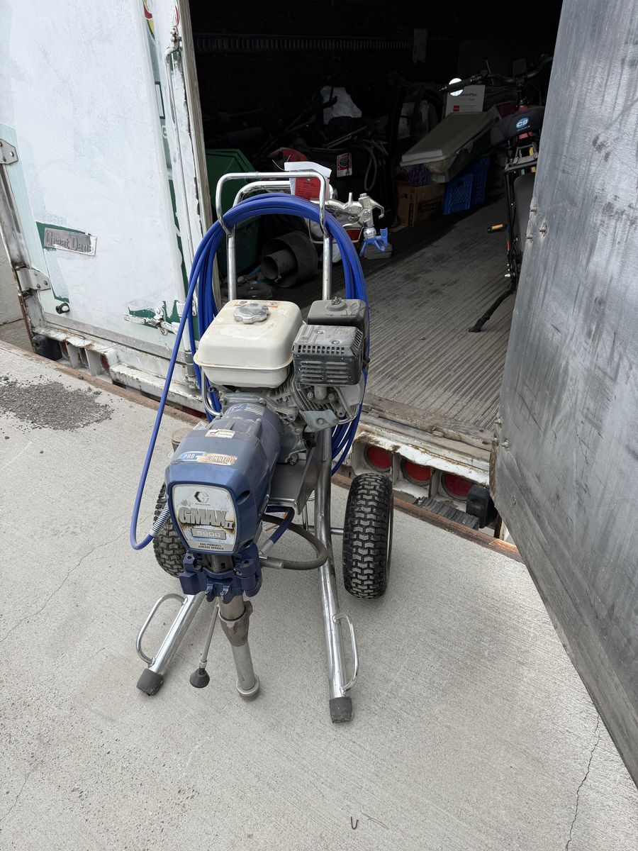 Graco 5900  gas powered airless paint sprayer