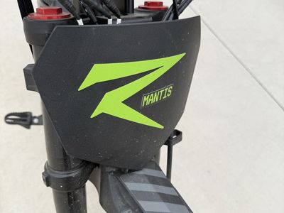 RAWRR Mantis Mini